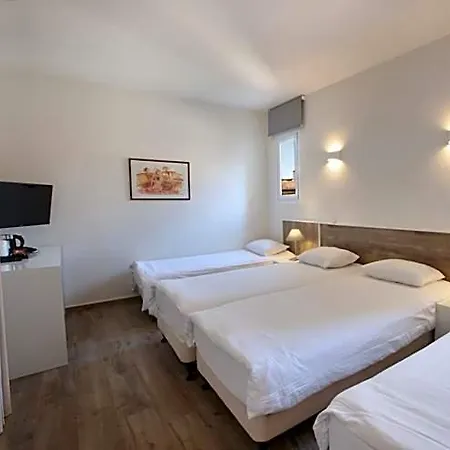Centrum - Center Hotell 3*