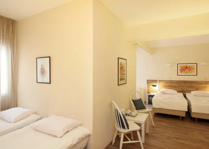 호텔 센트룸 - 시티 센터 3*