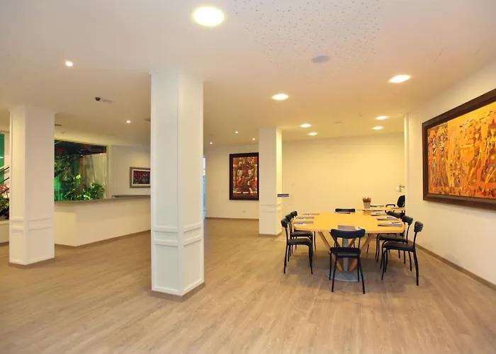 센트룸 - 시티 센터 3*