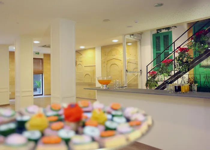 센트룸 - 시티 센터 호텔 니코시아